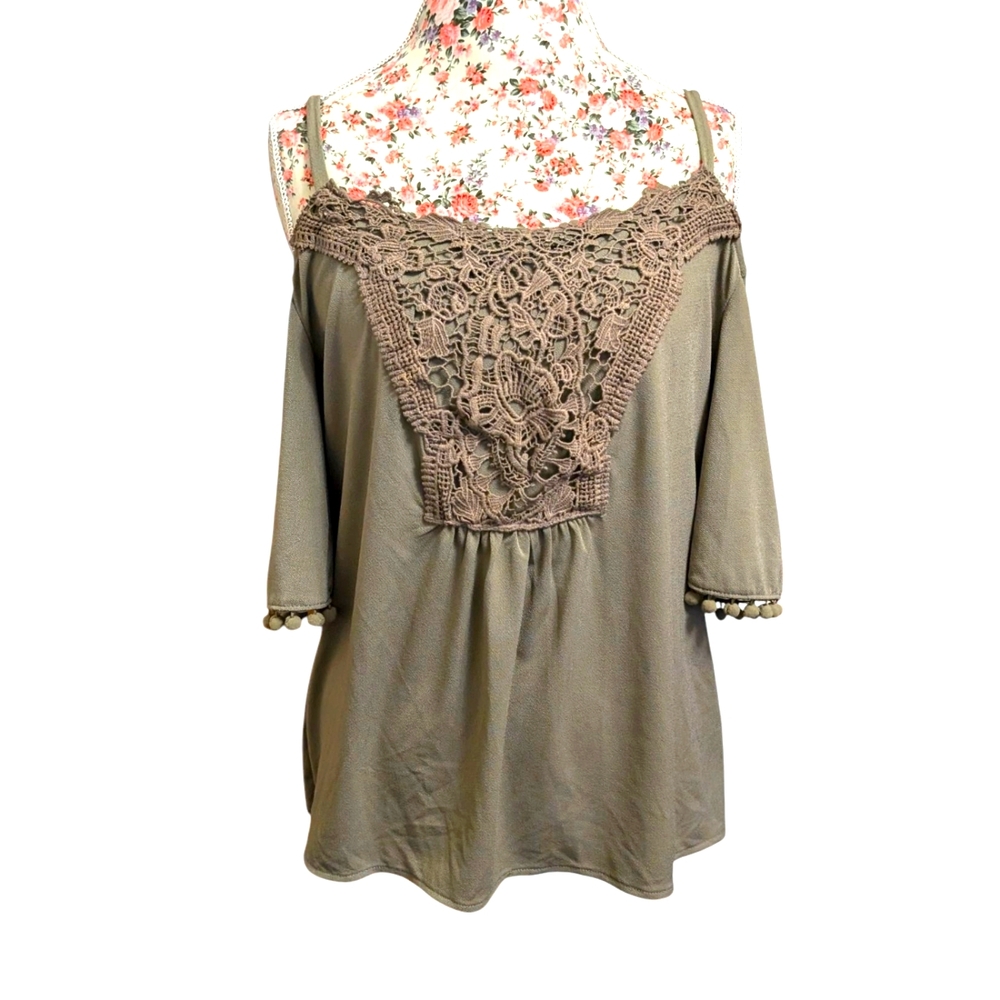 7th Avenue Design Crochet Cold-shoulder Top
